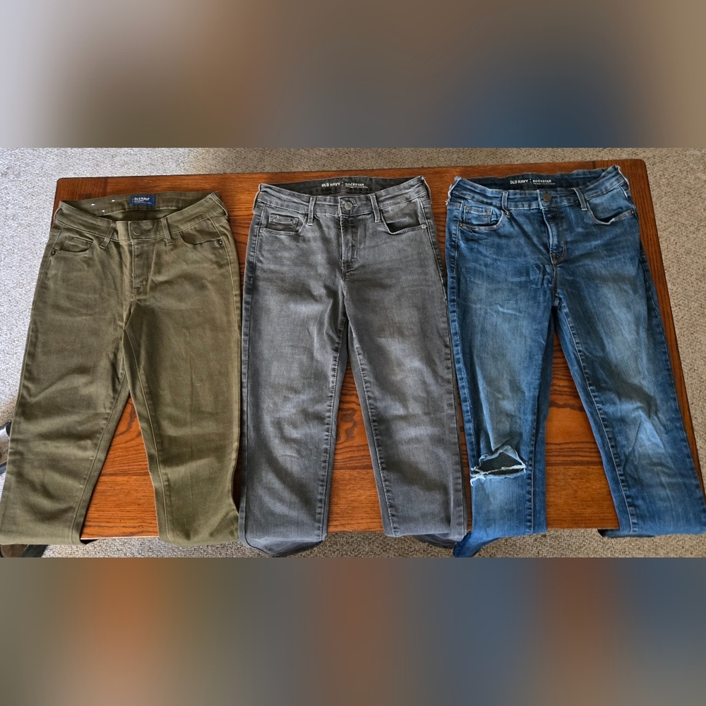 Old navy Mid rise Skinny Jeans 2 / 4 / 6